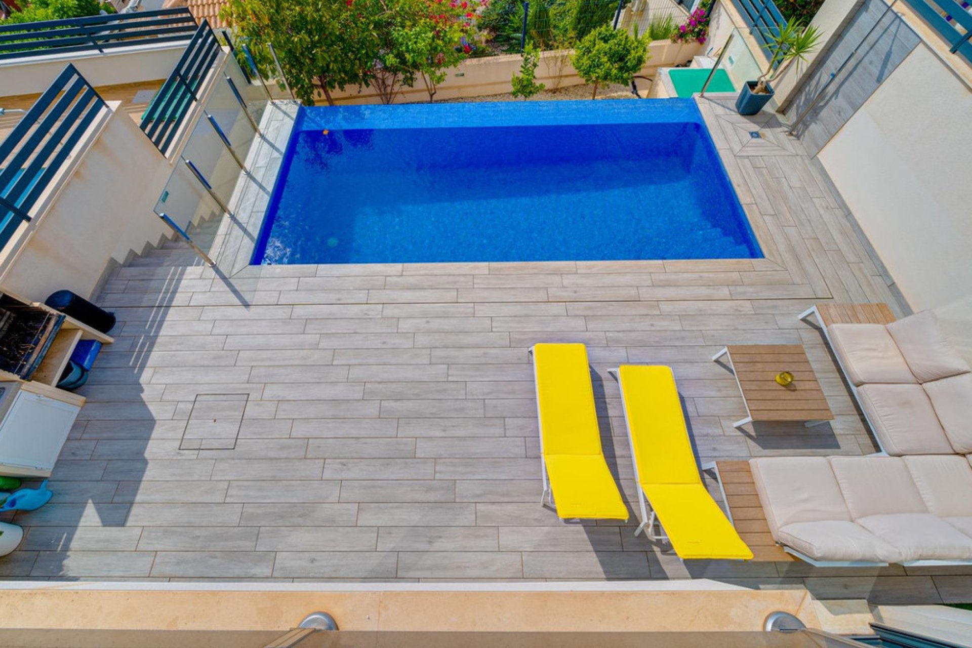 Resale - Villa -
Finestrat