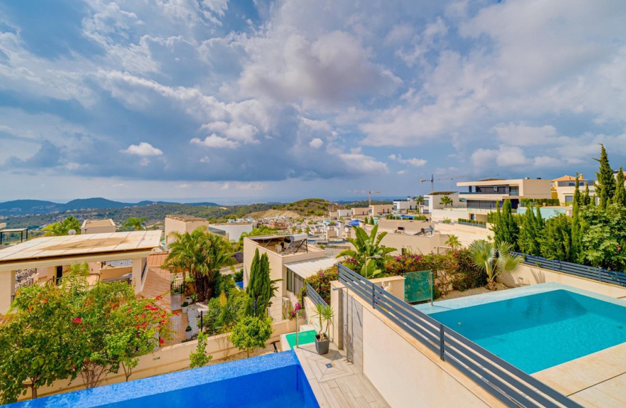 Resale - Villa -
Finestrat