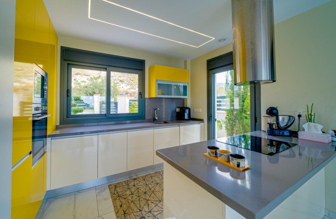 Resale - Villa -
Finestrat