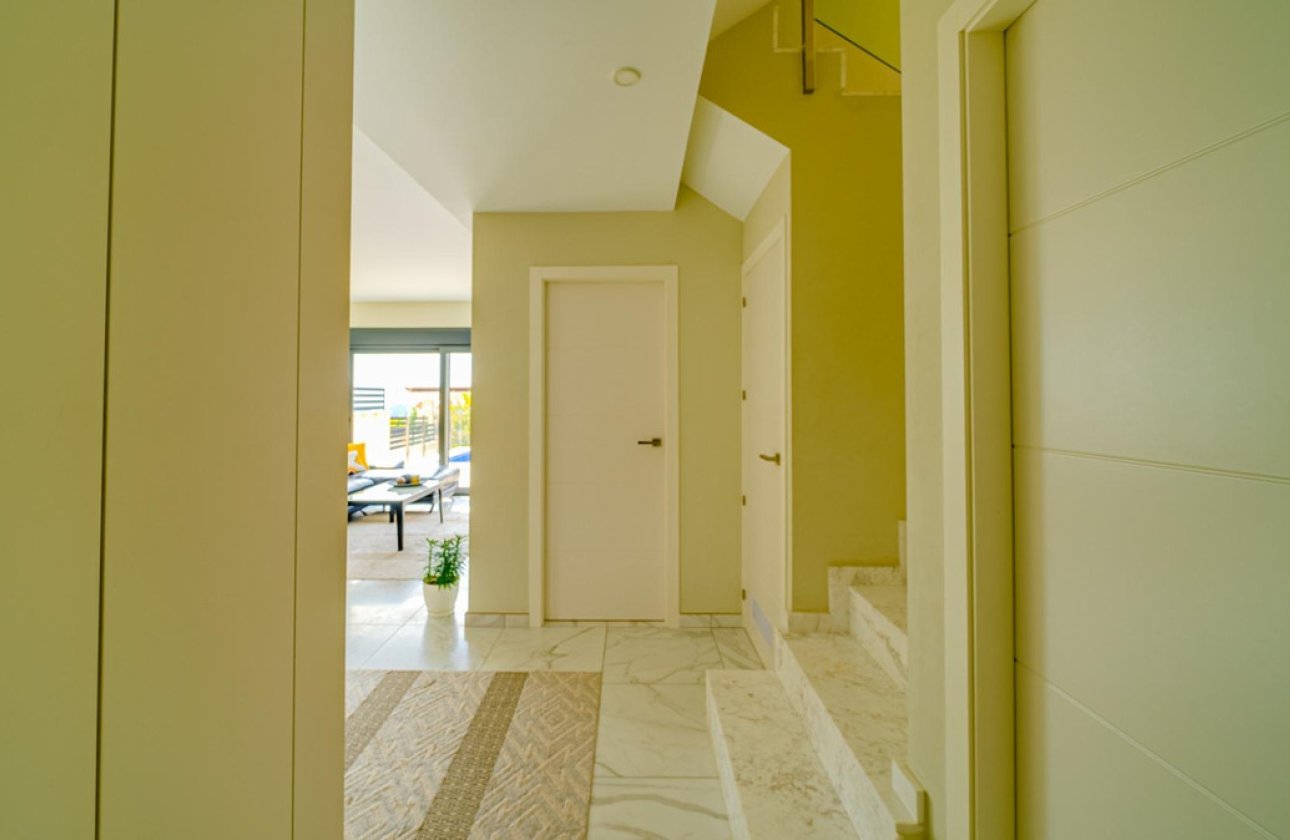 Resale - Villa -
Finestrat