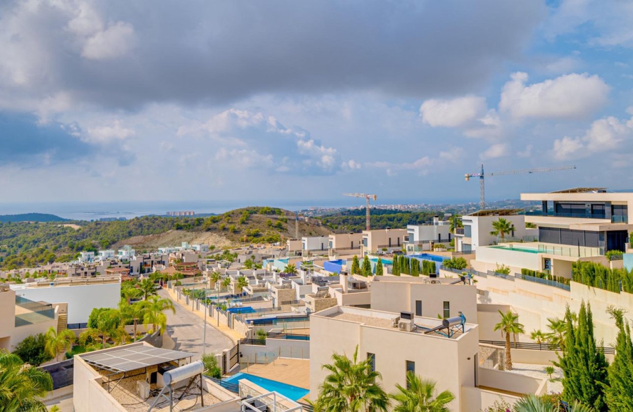 Resale - Villa -
Finestrat