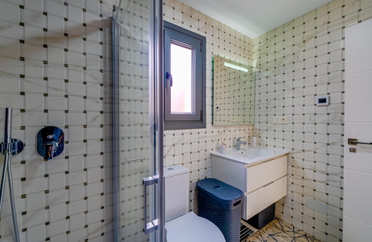 Resale - Villa -
Finestrat