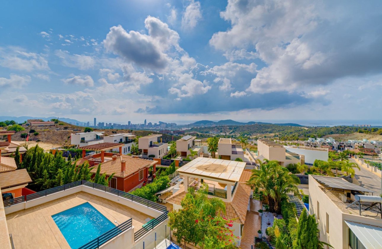 Resale - Villa -
Finestrat