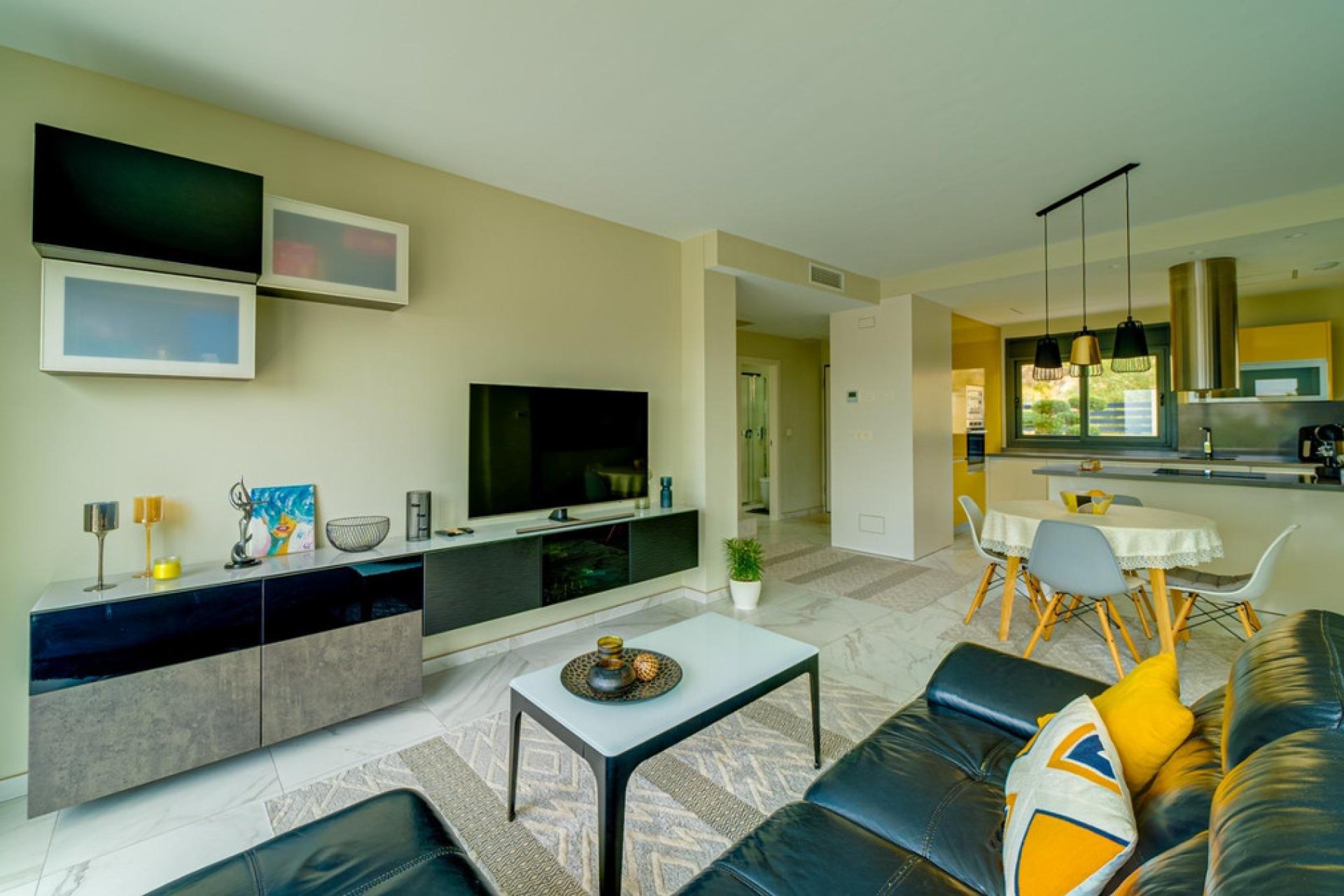 Resale - Villa -
Finestrat