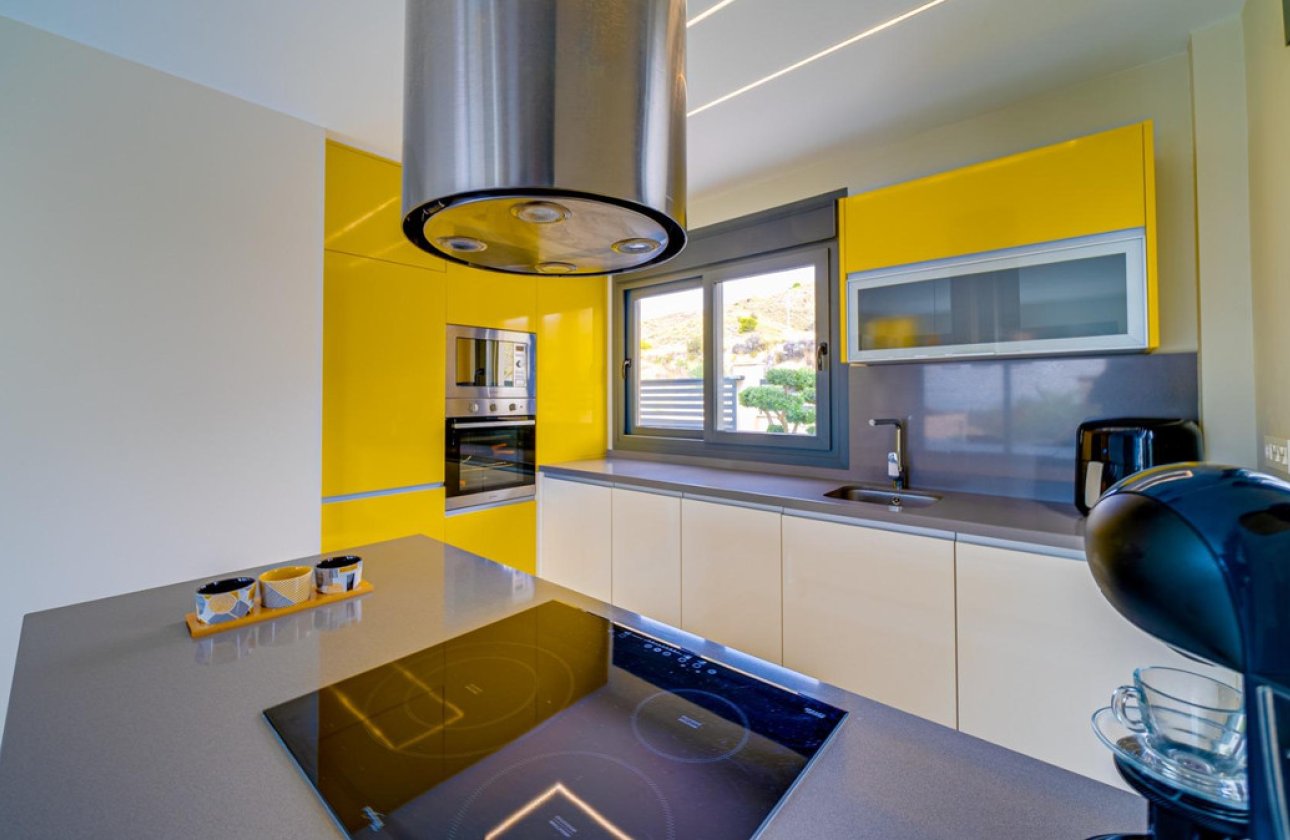 Resale - Villa -
Finestrat