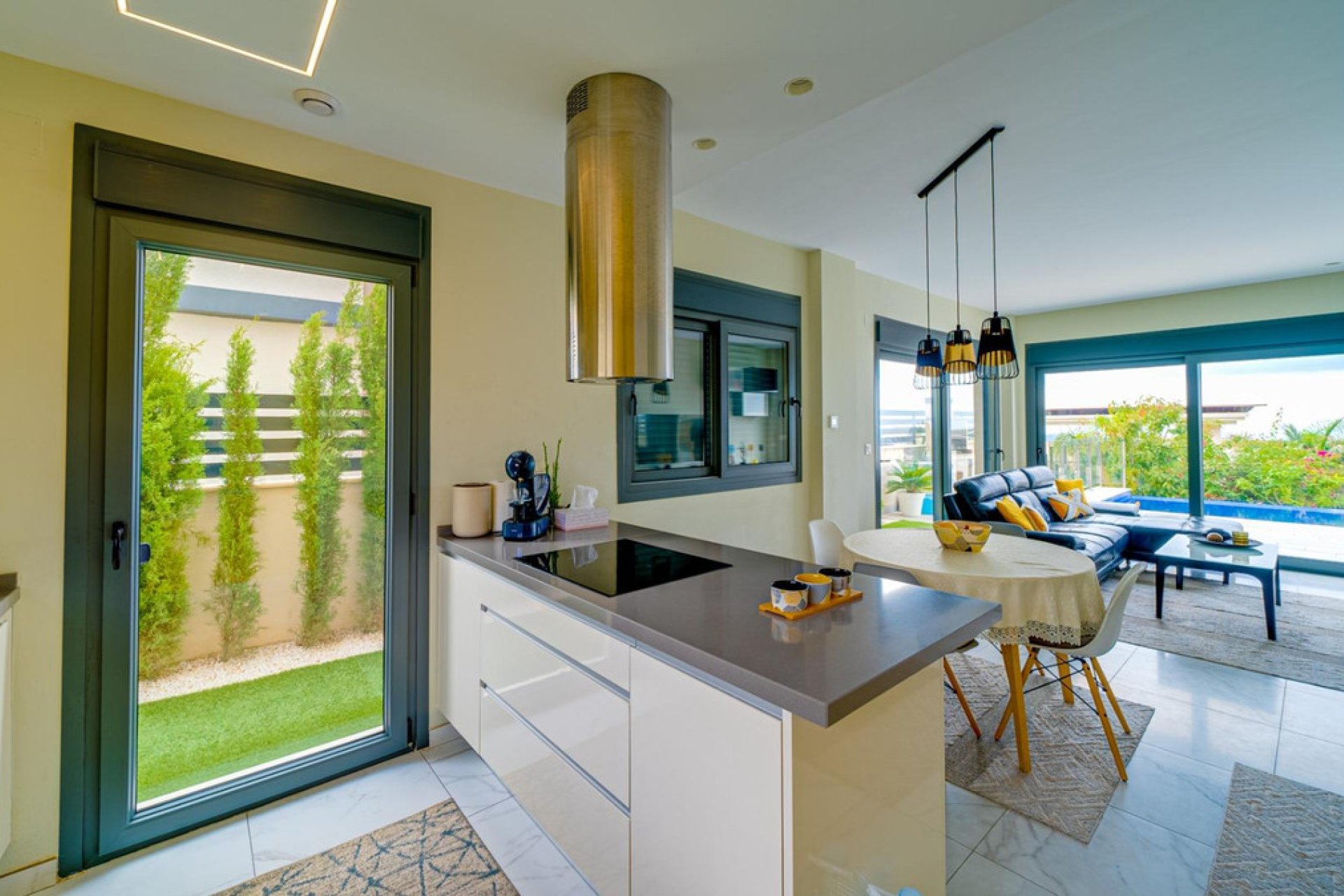 Resale - Villa -
Finestrat