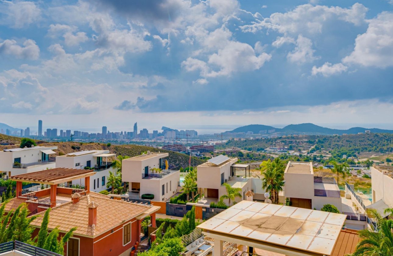 Resale - Villa -
Finestrat