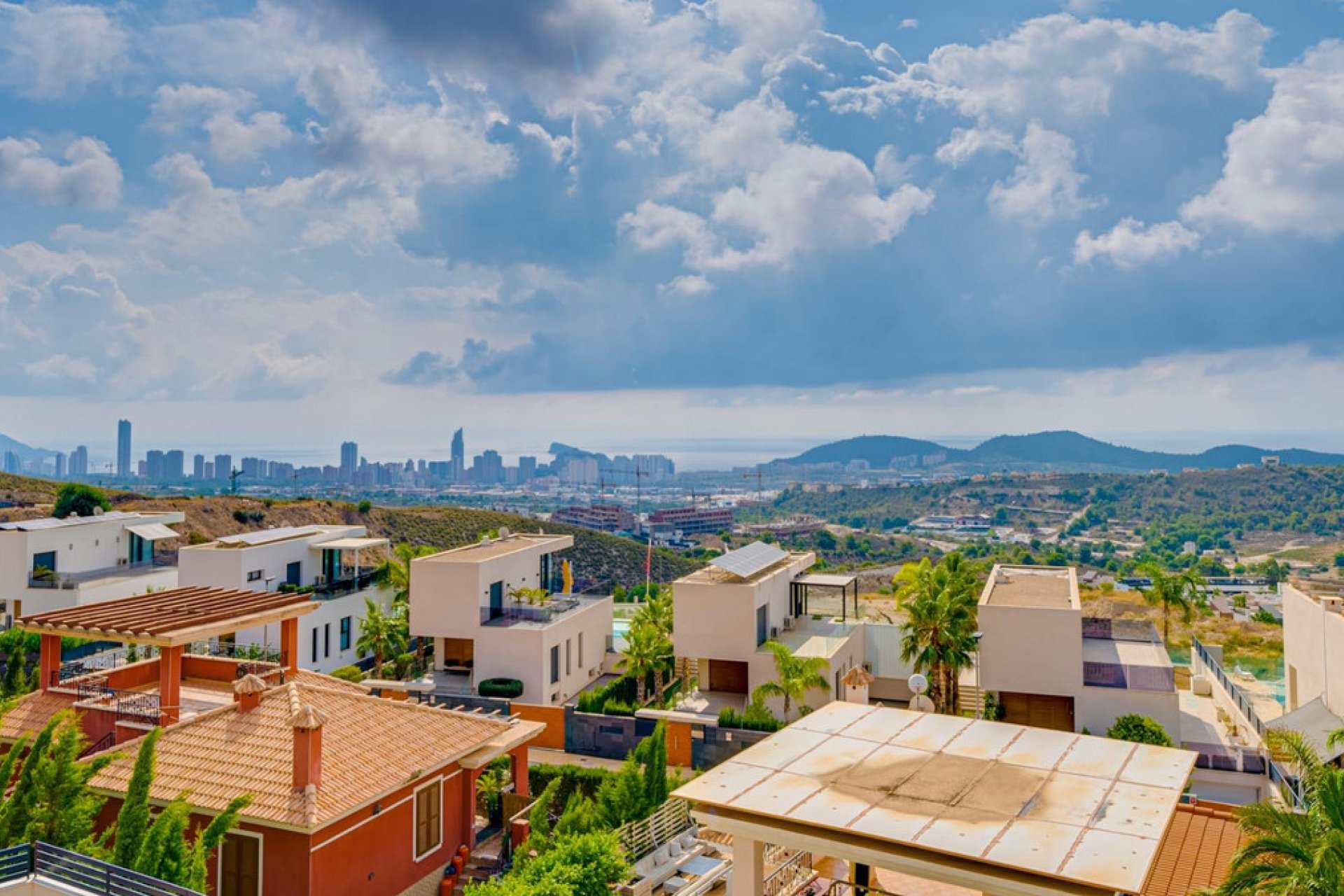 Resale - Villa -
Finestrat