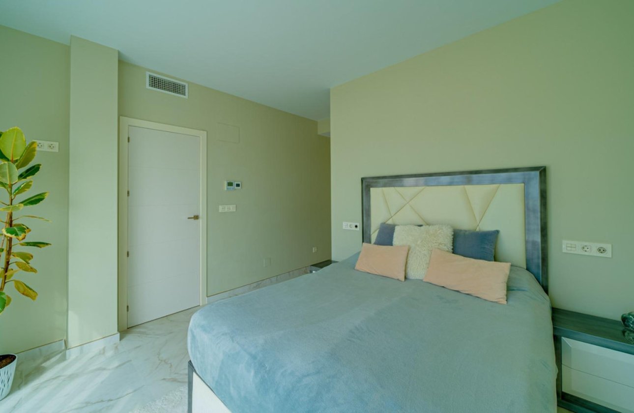 Resale - Villa -
Finestrat