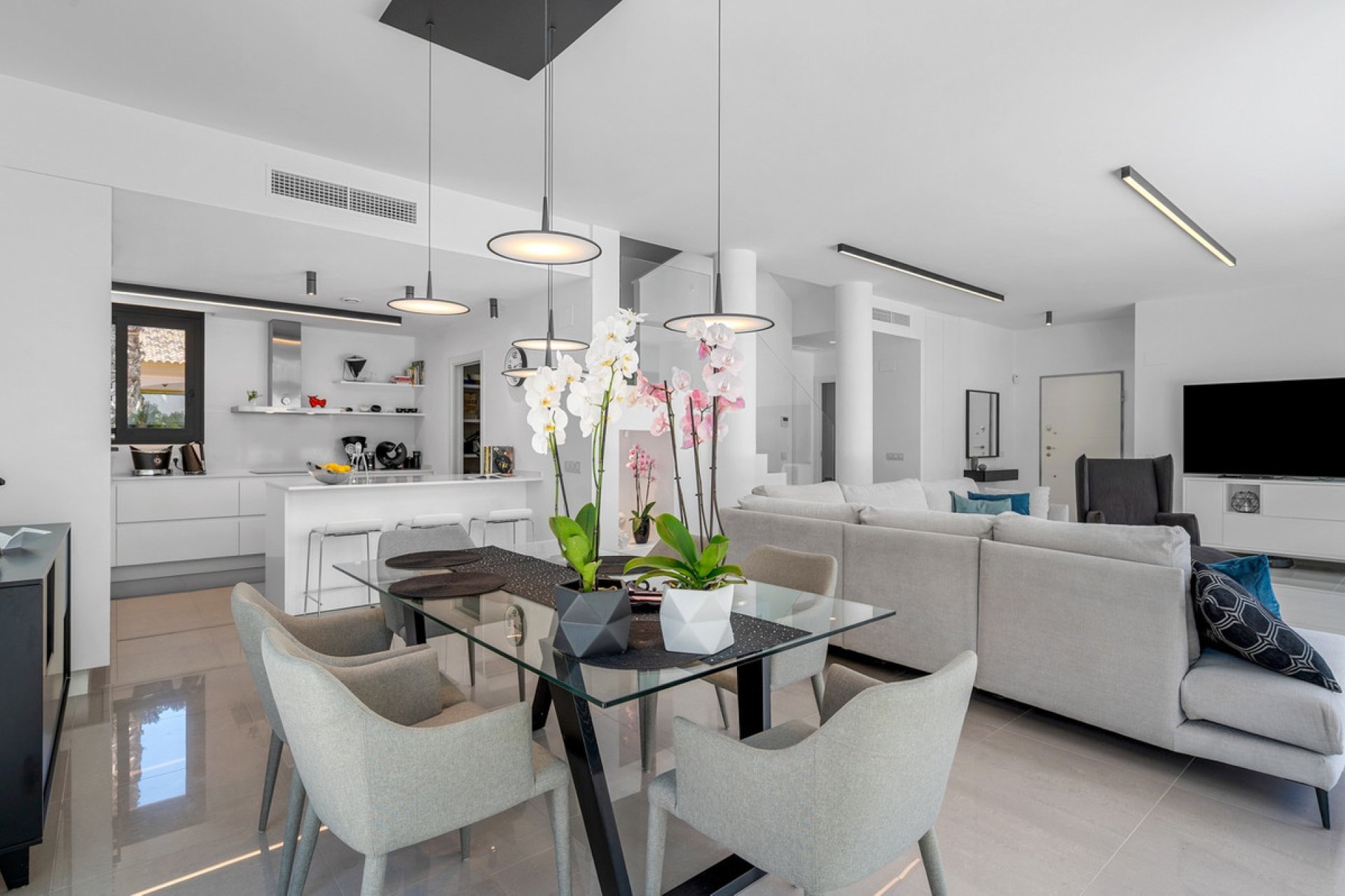 Resale - Villa -
Guardamar del Segura - Guardamar del Segura Centro