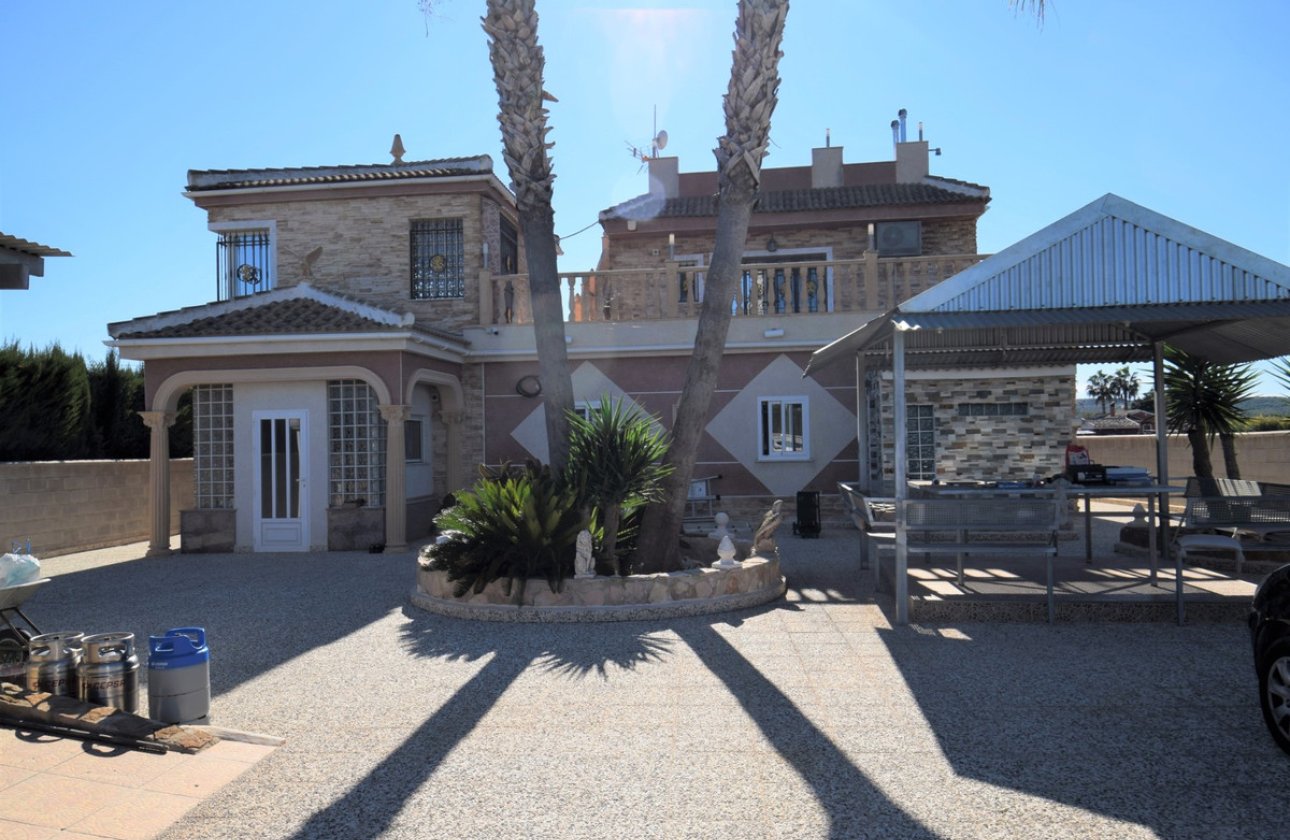 Resale - Villa -
Guardamar del Segura - Guardamar del Segura Centro