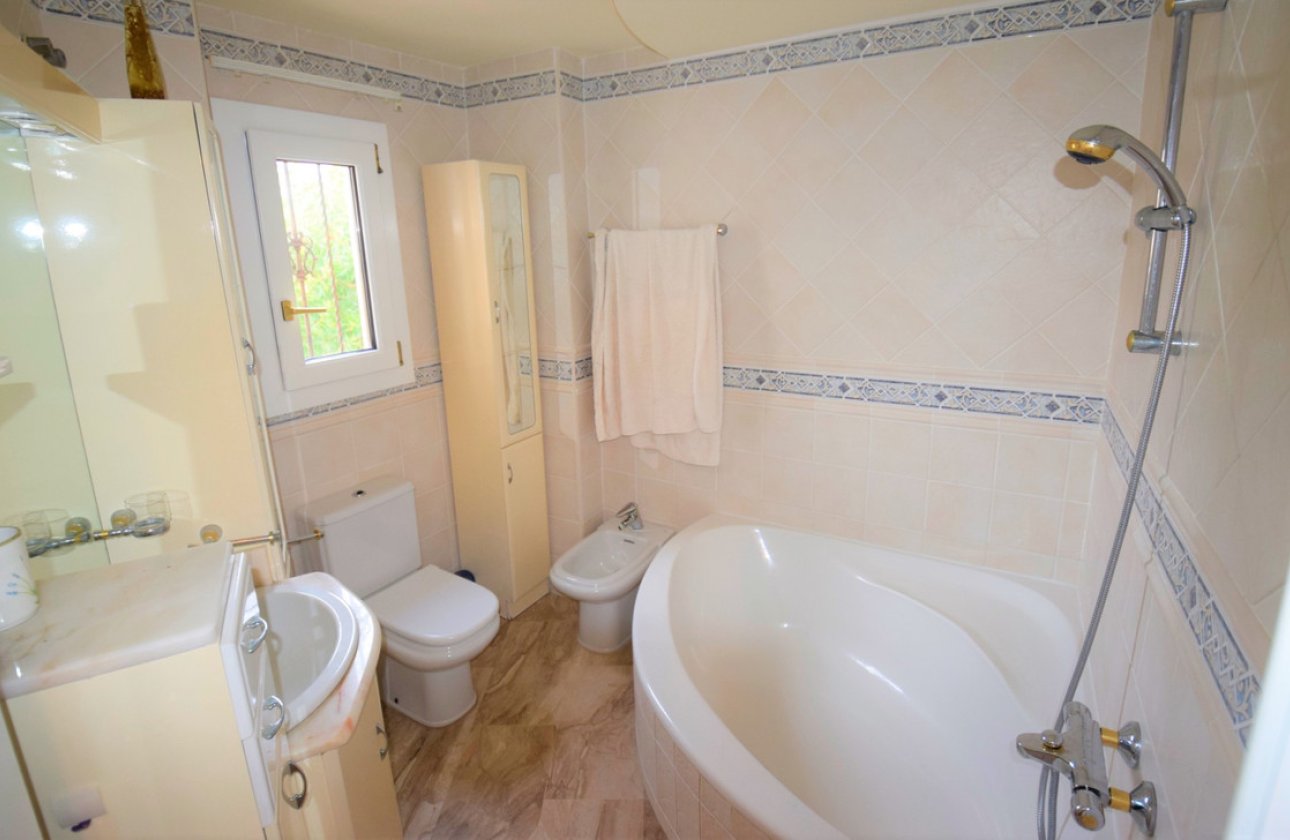 Resale - Villa -
Guardamar del Segura - Guardamar del Segura Centro