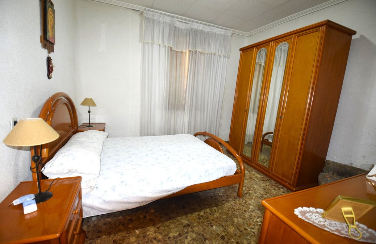 Resale - Villa -
Guardamar del Segura - Guardamar del Segura Centro