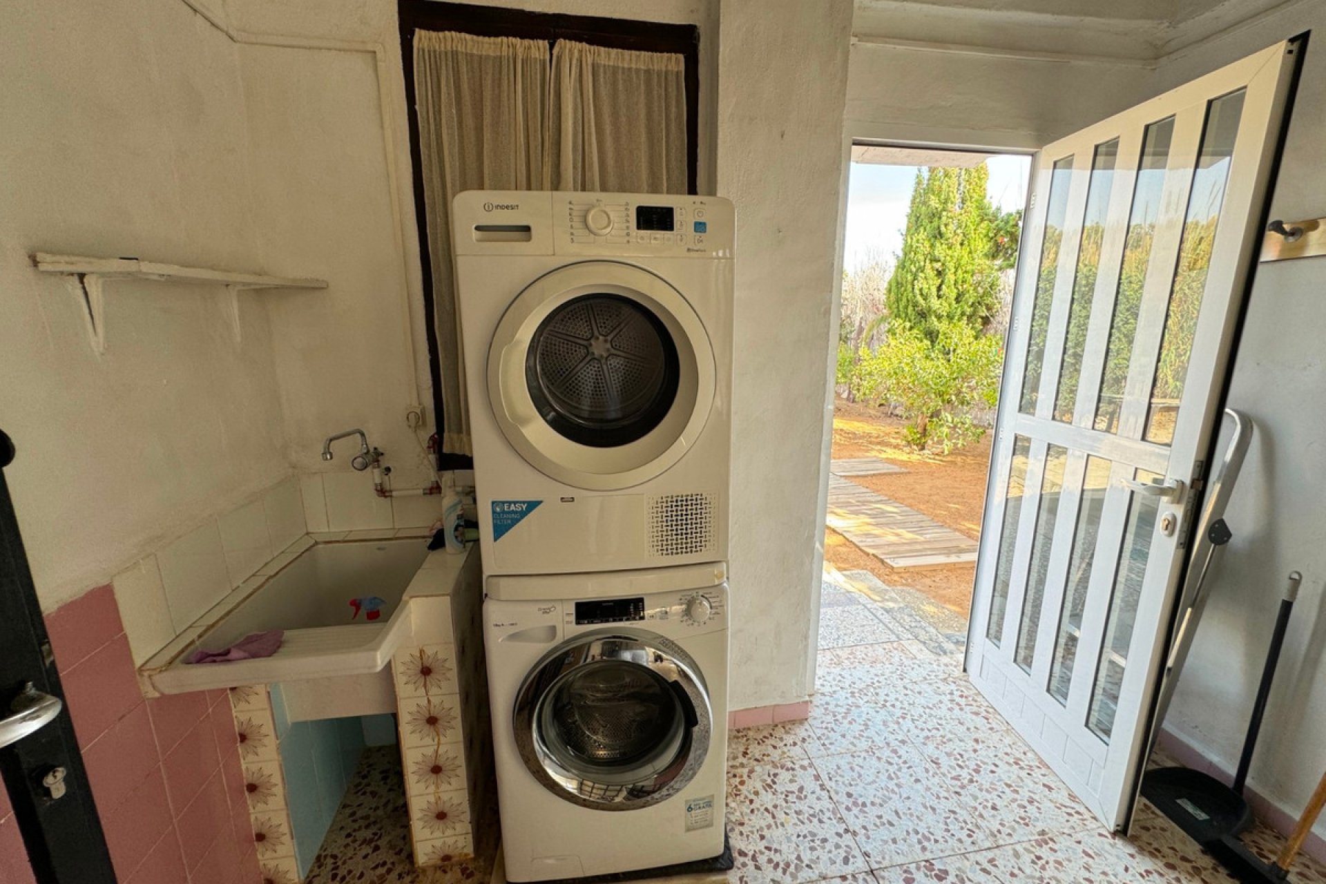 Resale - Villa -
Guardamar del Segura - Guardamar del Segura Centro