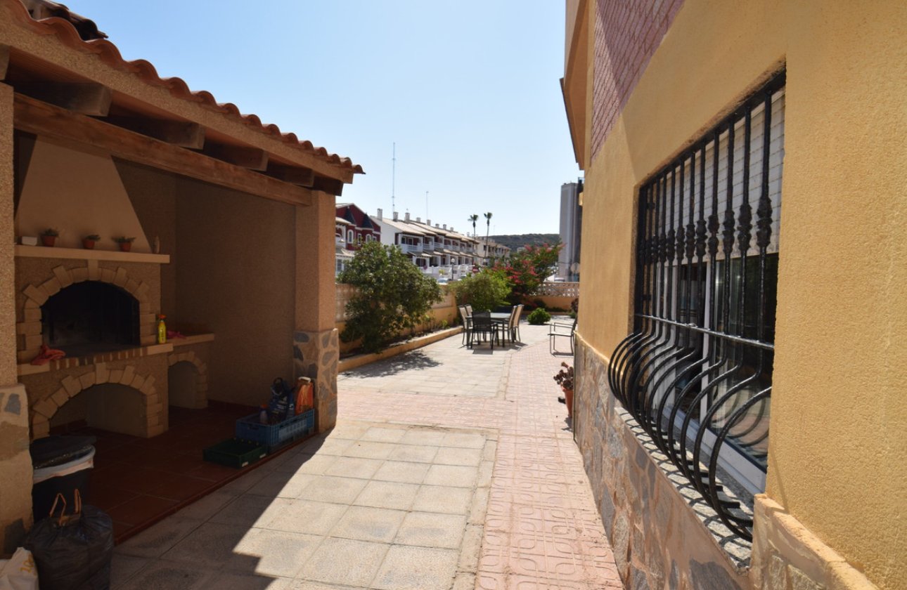 Resale - Villa -
Guardamar del Segura - Guardamar del Segura Centro