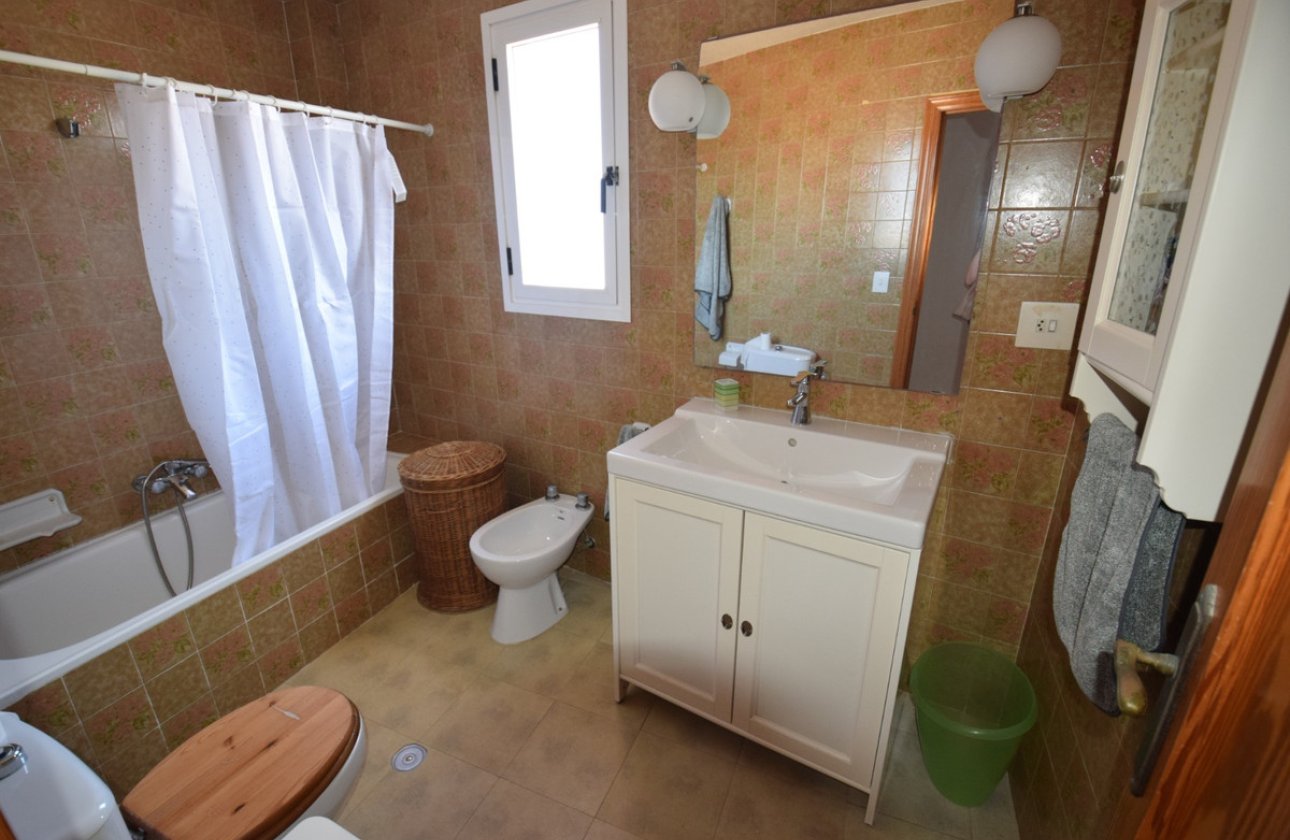 Resale - Villa -
Guardamar del Segura - Guardamar del Segura Centro