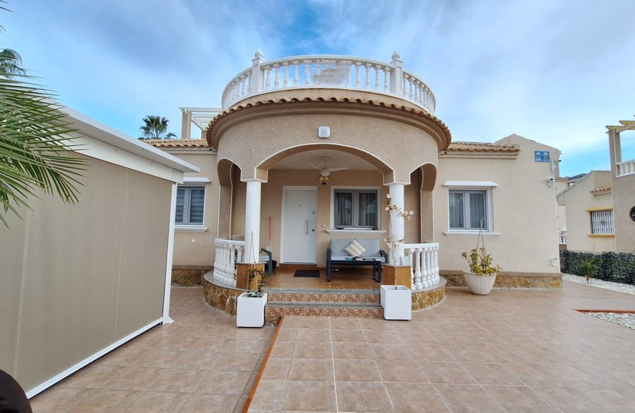 Resale - Villa -
Guardamar del Segura - Guardamar del Segura Centro