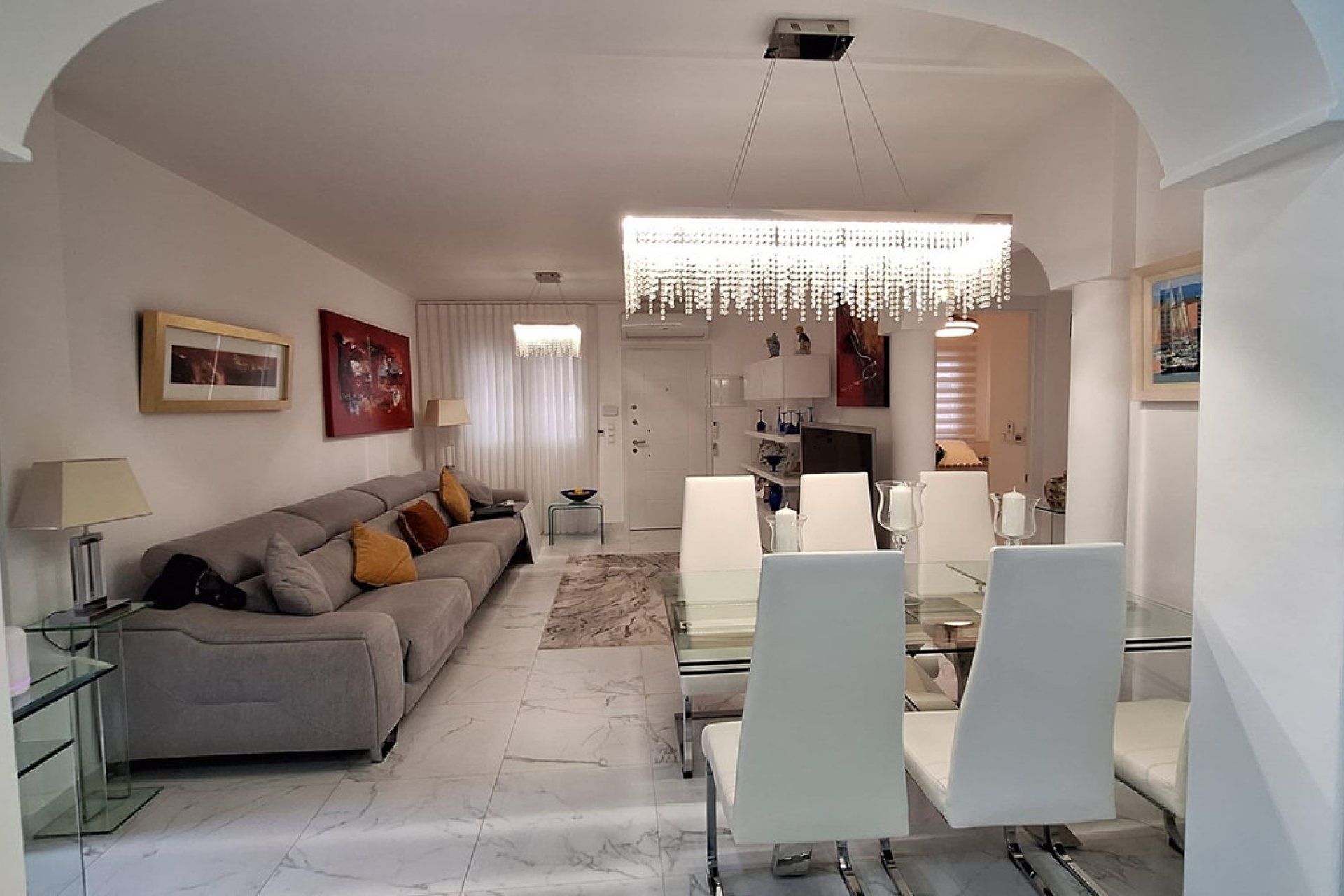 Resale - Villa -
Guardamar del Segura - Guardamar del Segura Centro