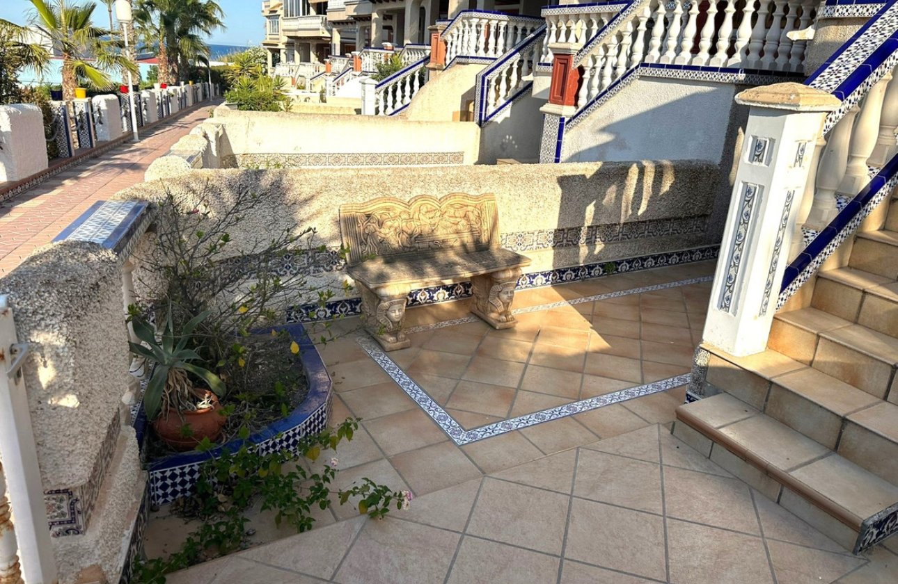 Resale - Villa -
Guardamar del Segura - Guardamar del Segura Centro