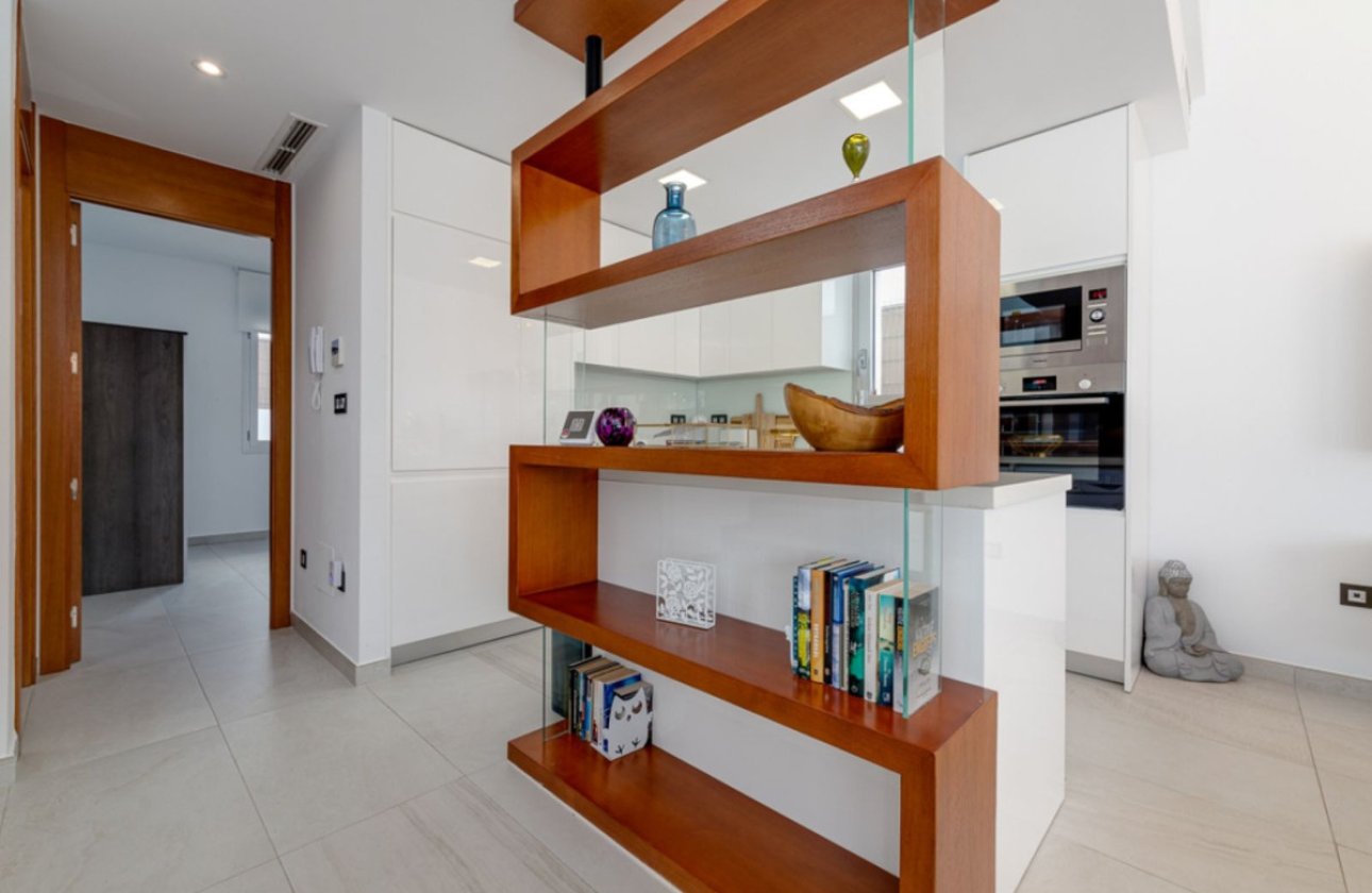 Resale - Villa -
Guardamar del Segura - Urbanización El Raso