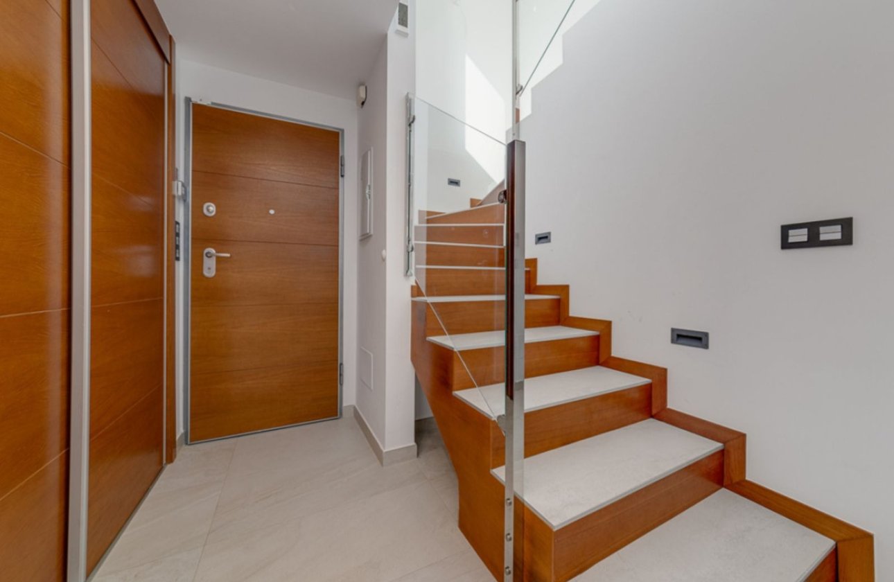 Resale - Villa -
Guardamar del Segura - Urbanización El Raso