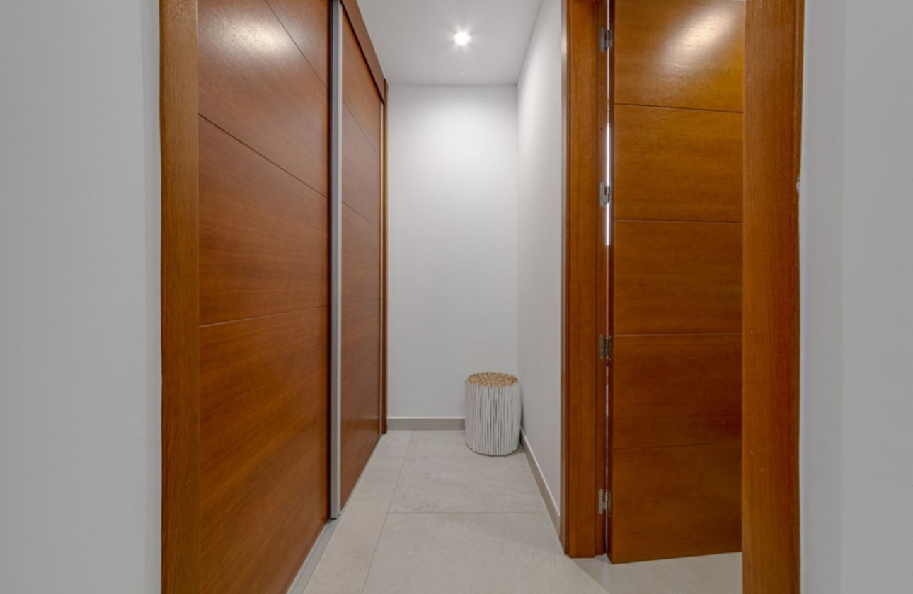 Resale - Villa -
Guardamar del Segura - Urbanización El Raso