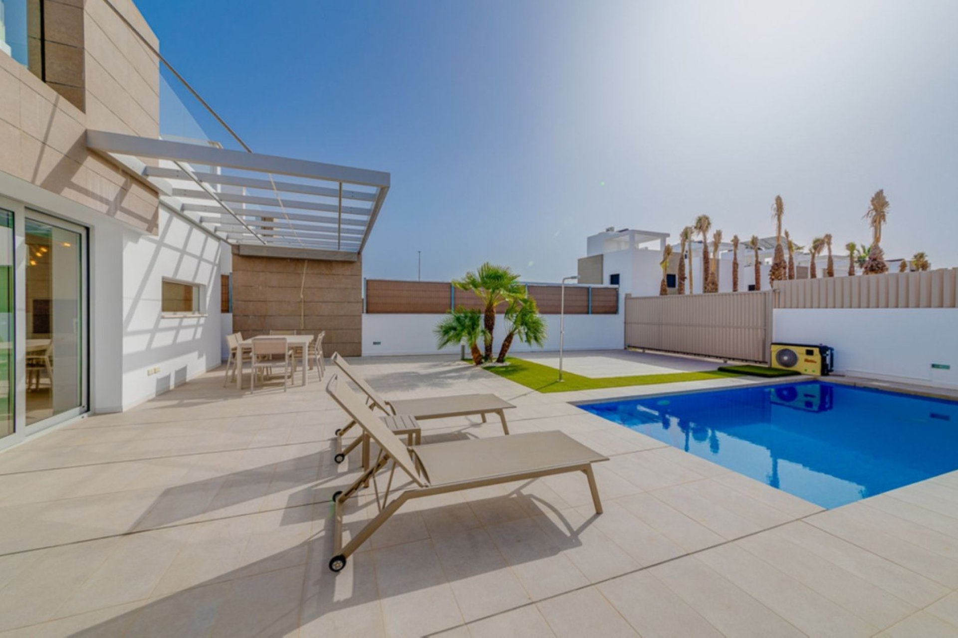 Resale - Villa -
Guardamar del Segura - Urbanización El Raso