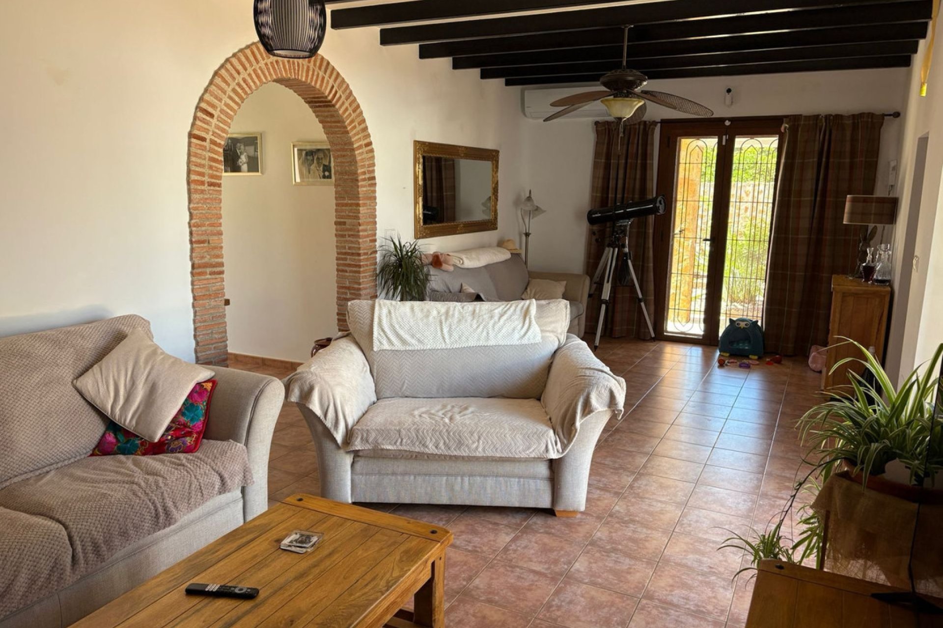 Resale - Villa -
Jacarilla