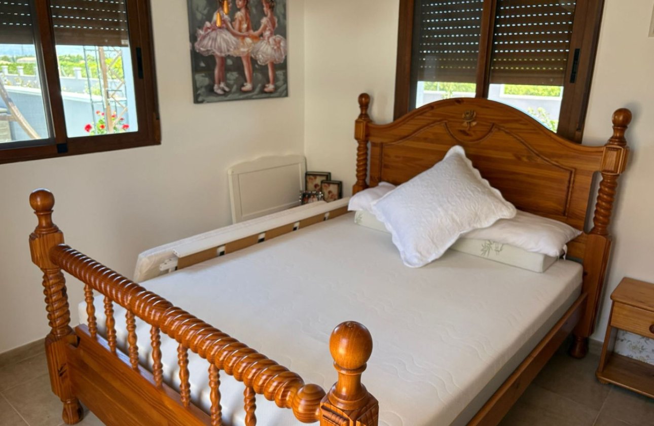 Resale - Villa -
Jacarilla