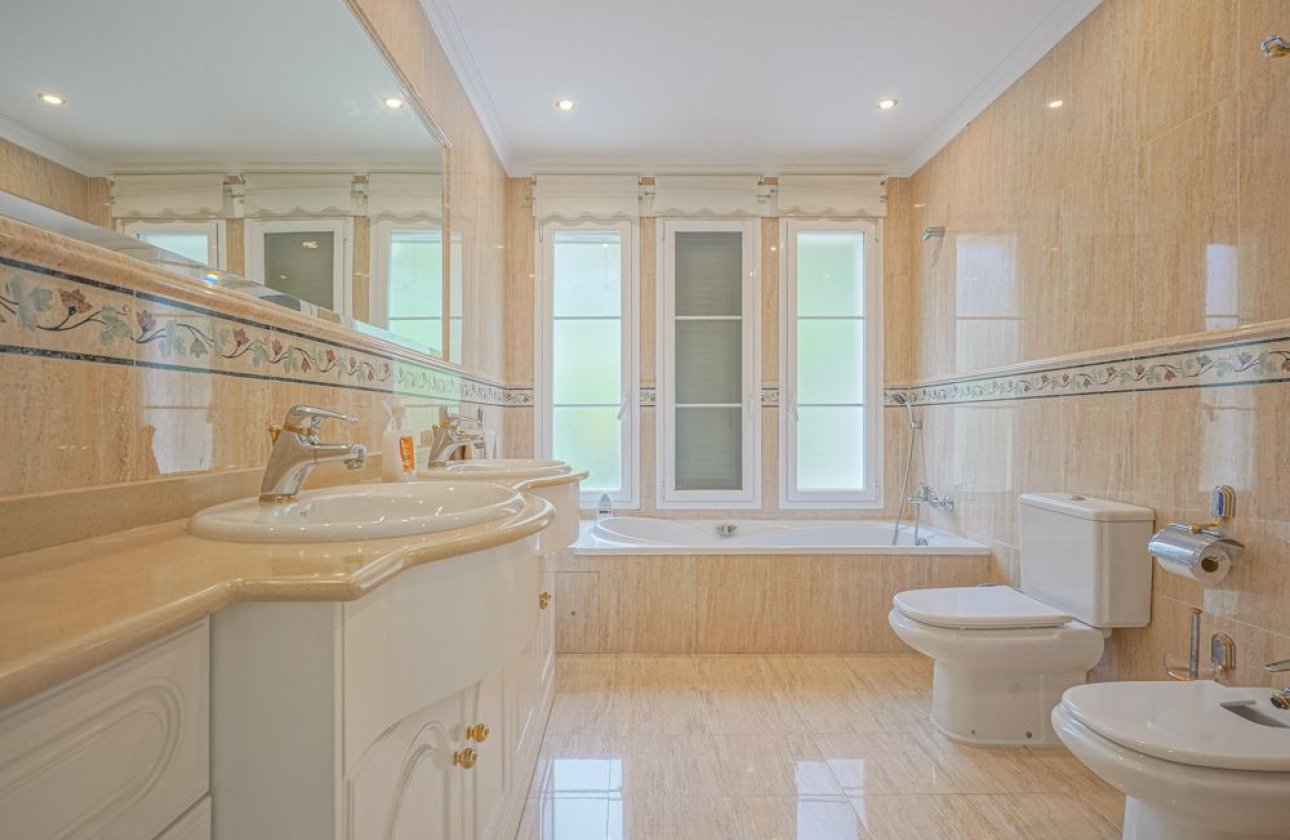 Resale - Villa -
Jávea - Xàbia - Jávea - Xàbia Centro