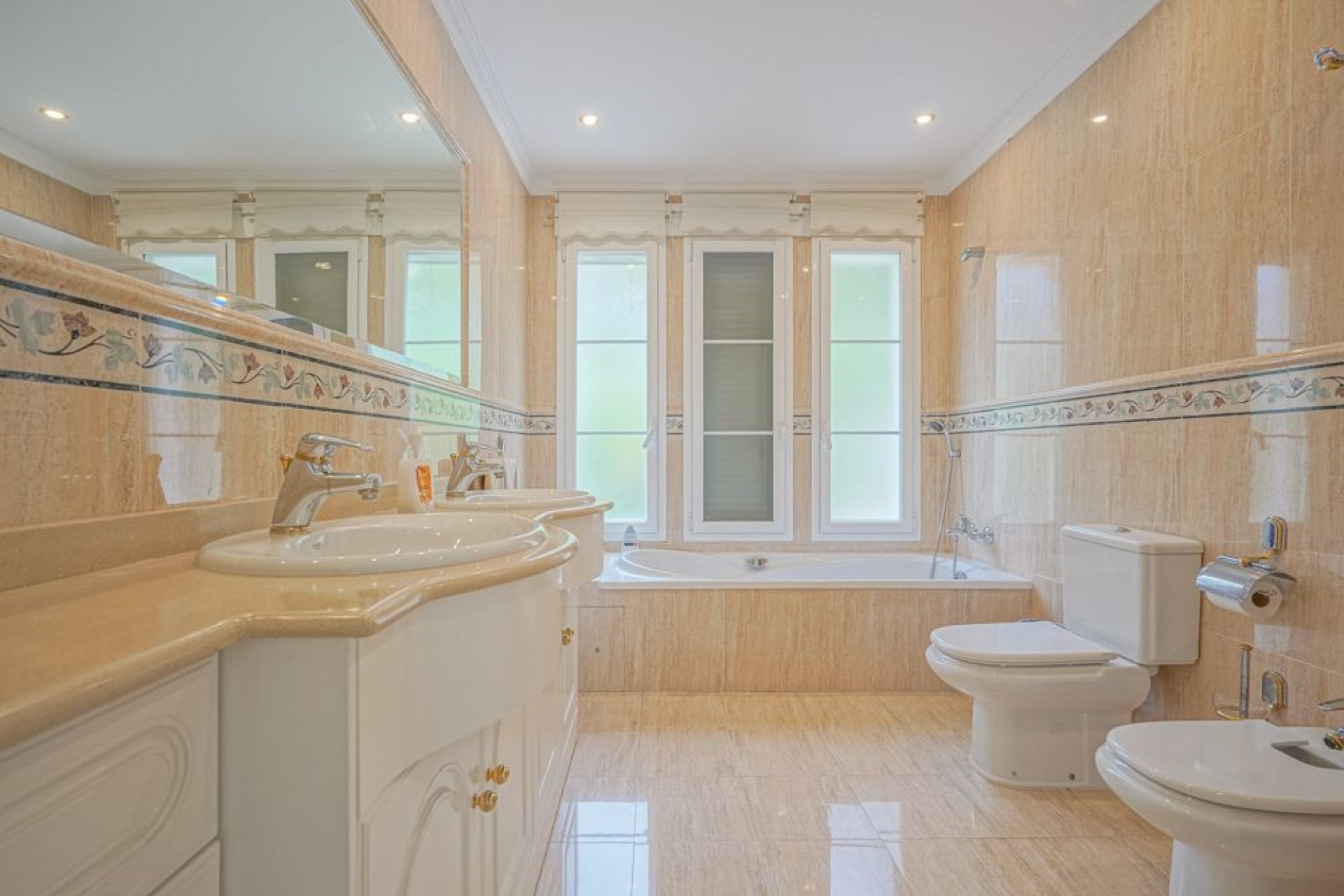 Resale - Villa -
Jávea - Xàbia - Jávea - Xàbia Centro