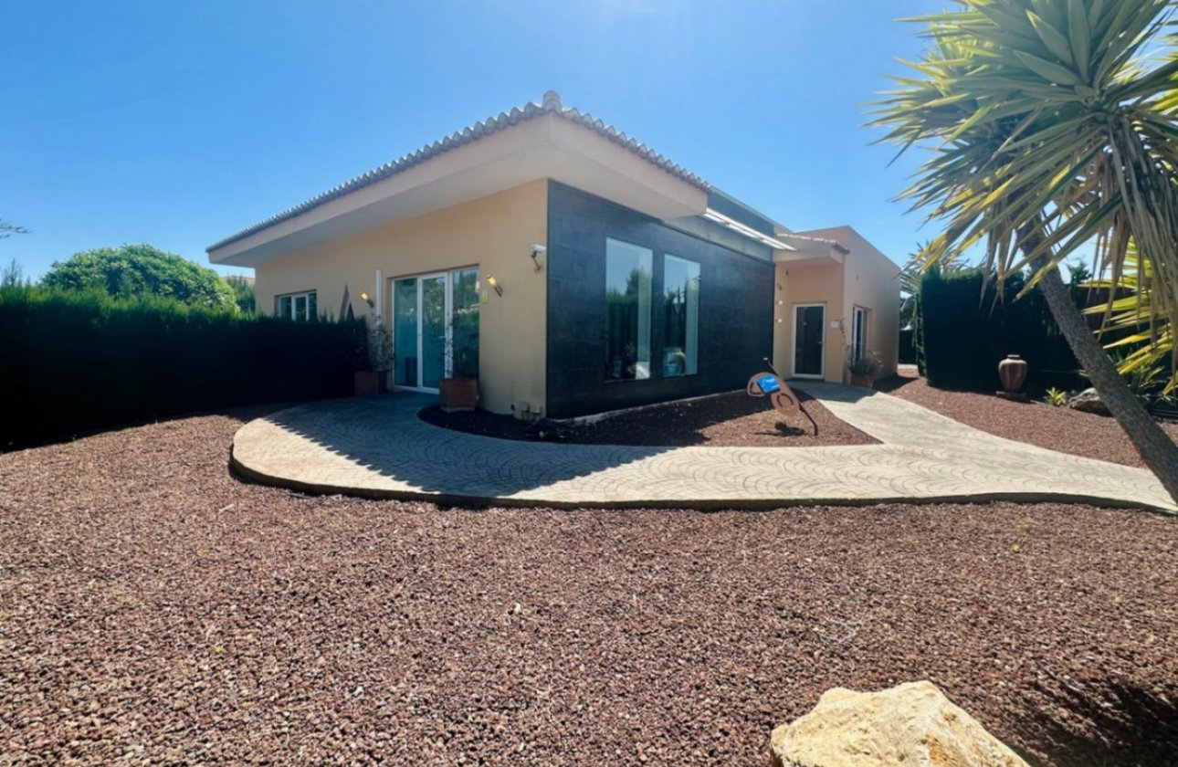 Resale - Villa -
Jávea - Xàbia - Jávea - Xàbia Centro