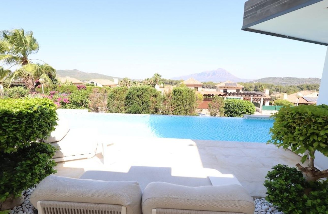 Resale - Villa -
Jávea - Xàbia - Monte Olimpo