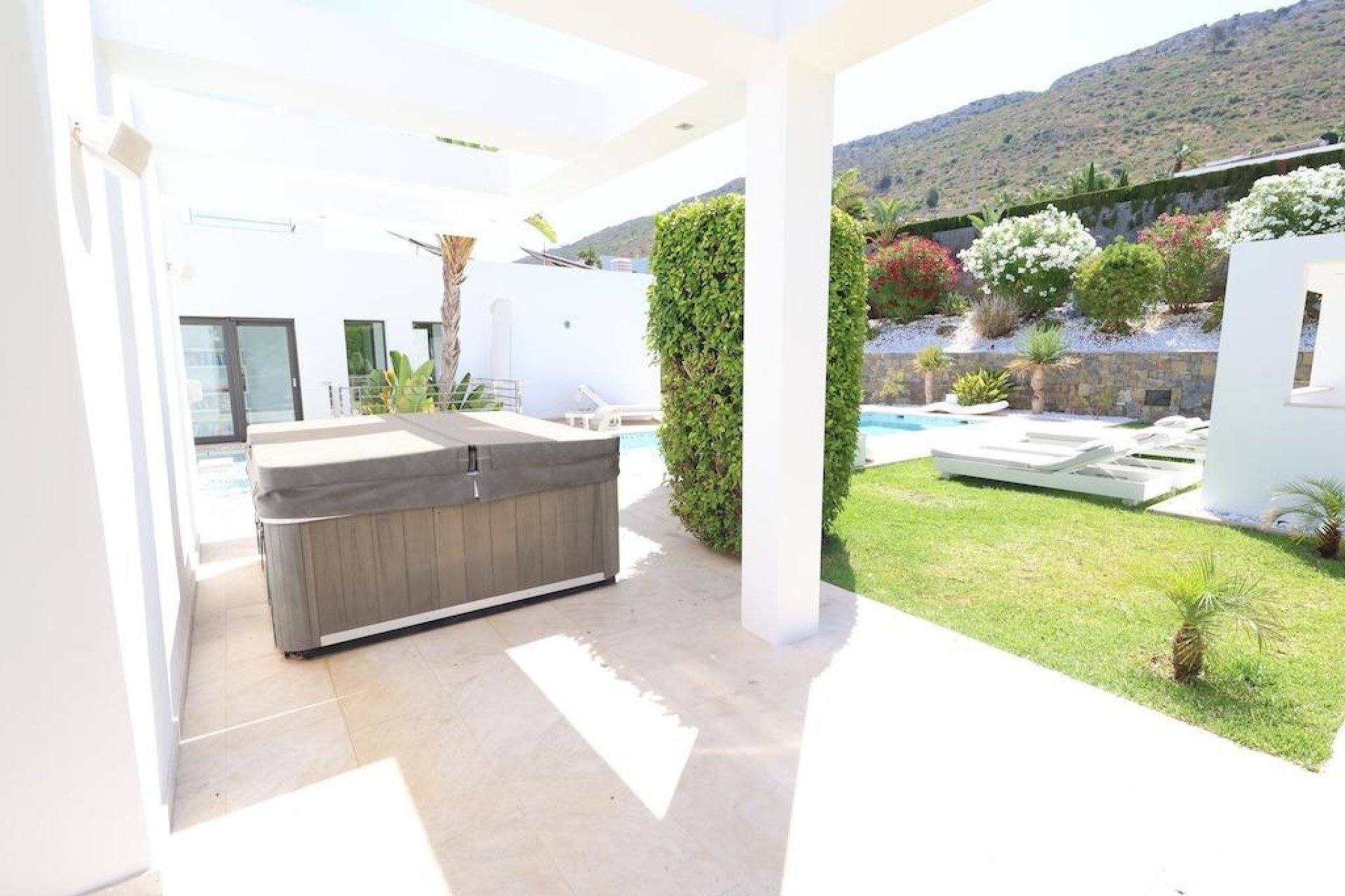 Resale - Villa -
Jávea - Xàbia - Monte Olimpo