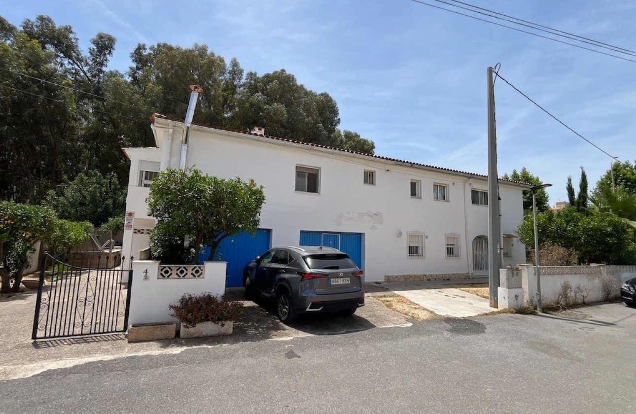 Resale - Villa -
L'Alfás del Pi - Albir