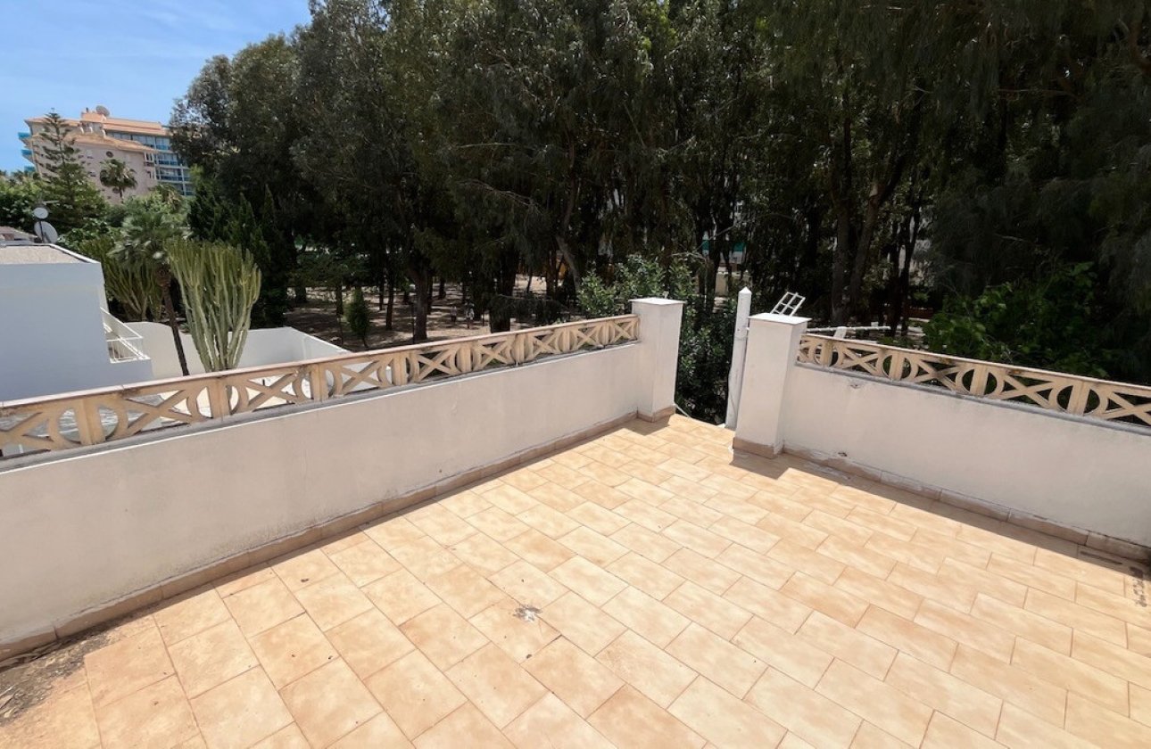 Resale - Villa -
L'Alfás del Pi - Albir