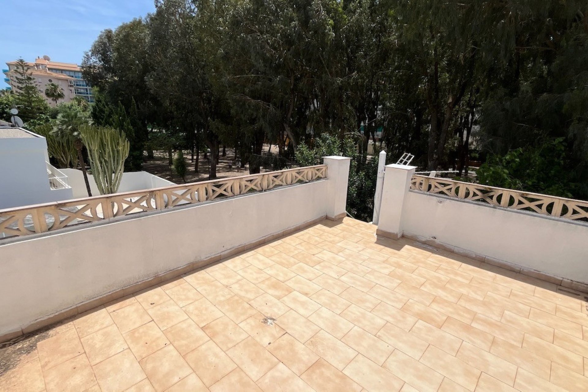 Resale - Villa -
L'Alfás del Pi - Albir