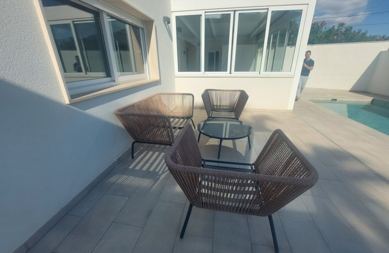 Resale - Villa -
L'Alfás del Pi - Albir