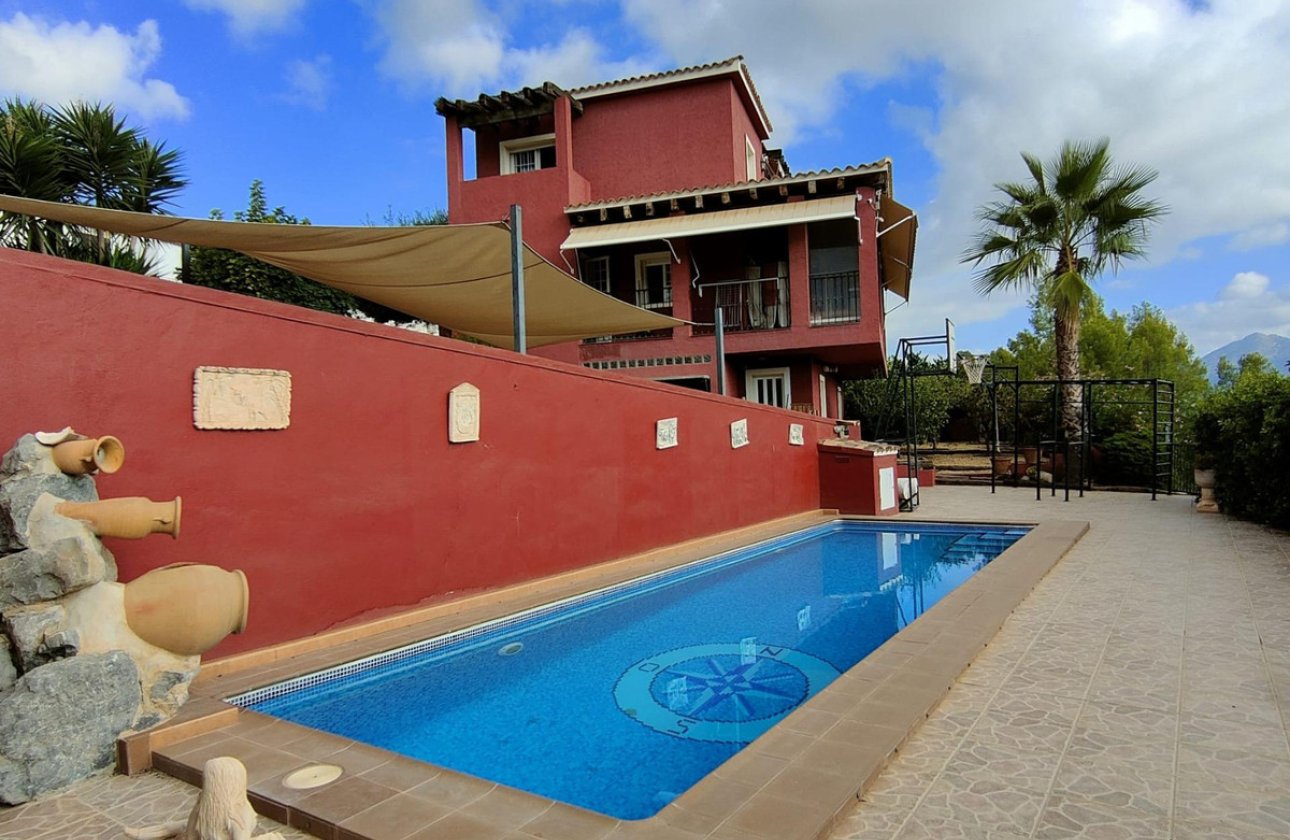 Resale - Villa -
La Nucía - La Nucia Centro