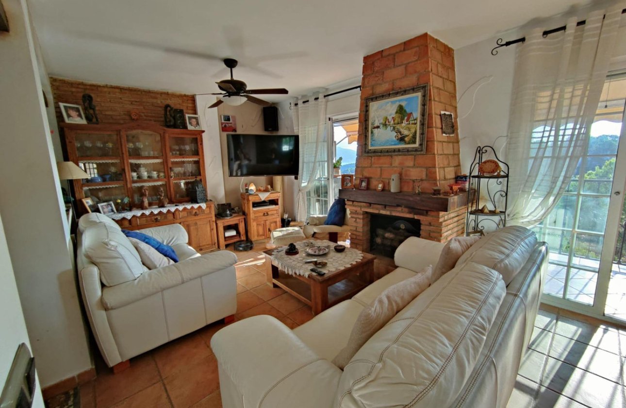 Resale - Villa -
La Nucía - La Nucia Centro