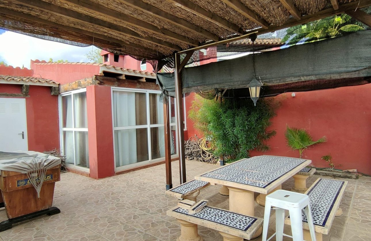 Resale - Villa -
La Nucía - La Nucia Centro