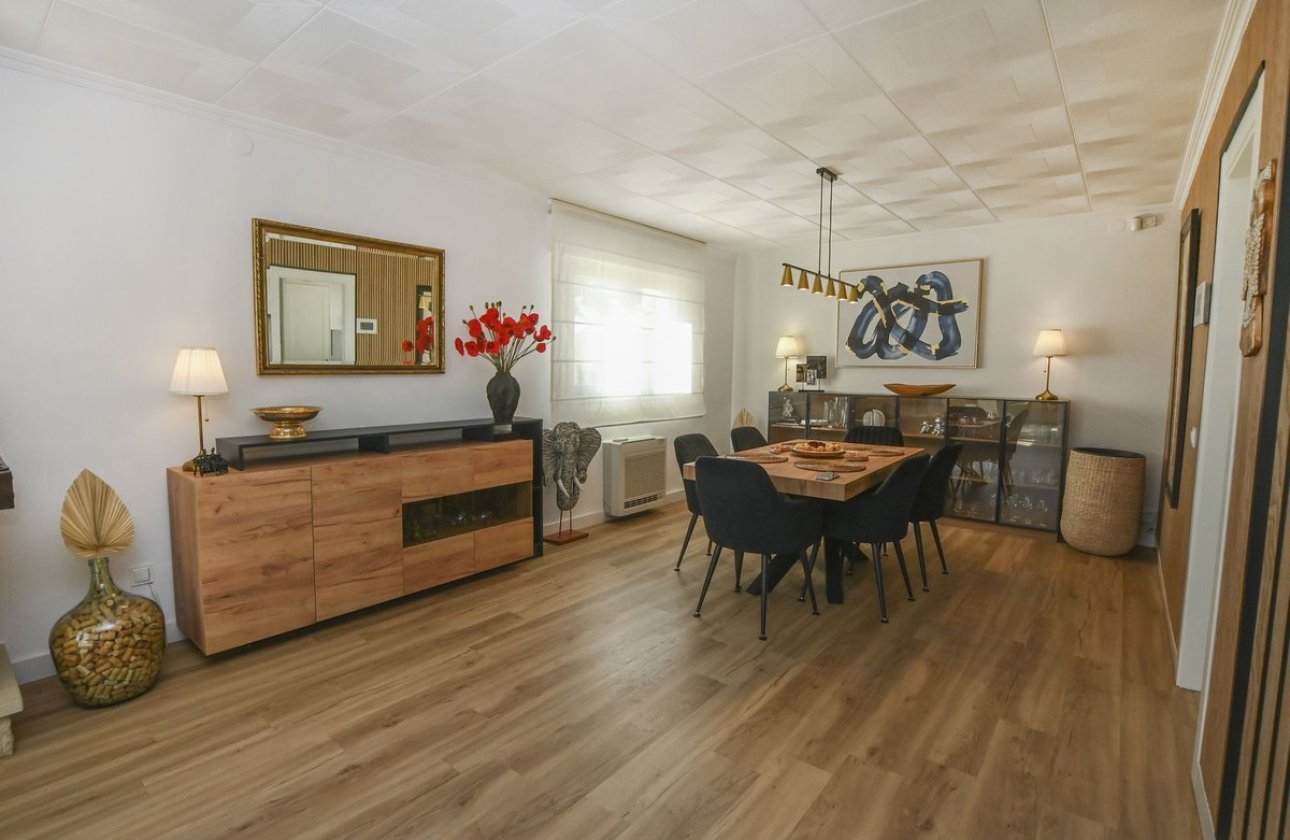 Resale - Villa -
La Nucía - La Nucia Centro