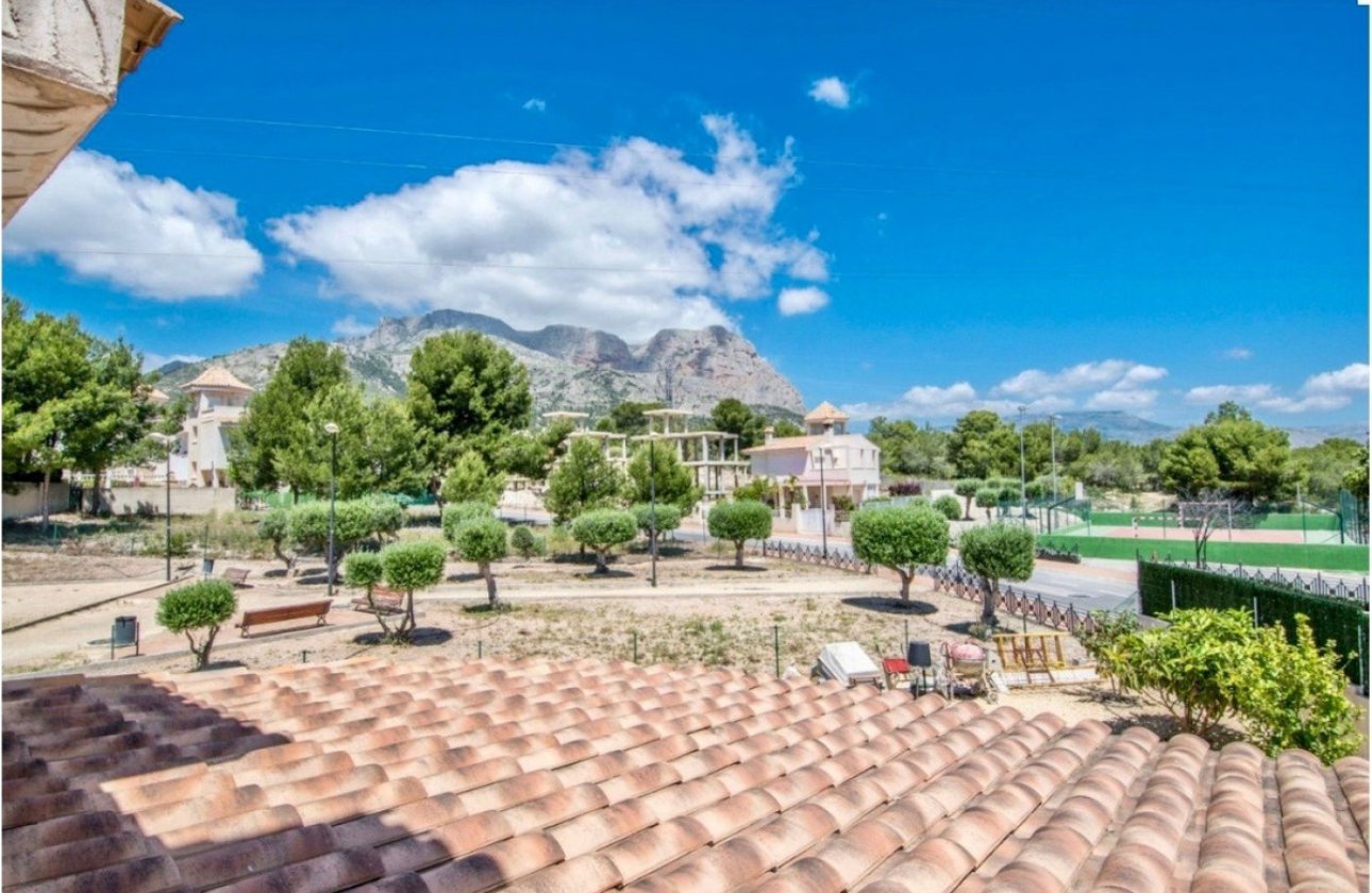 Resale - Villa -
La Nucía - La Nucia Centro