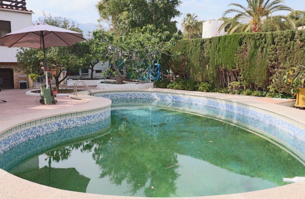 Resale - Villa -
La Nucía - La Nucia Centro