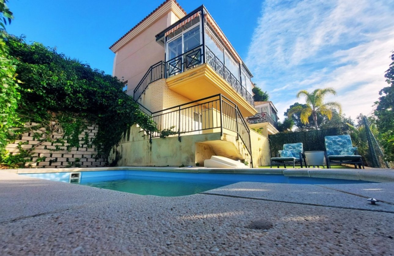 Resale - Villa -
La Nucía - La Nucia Centro