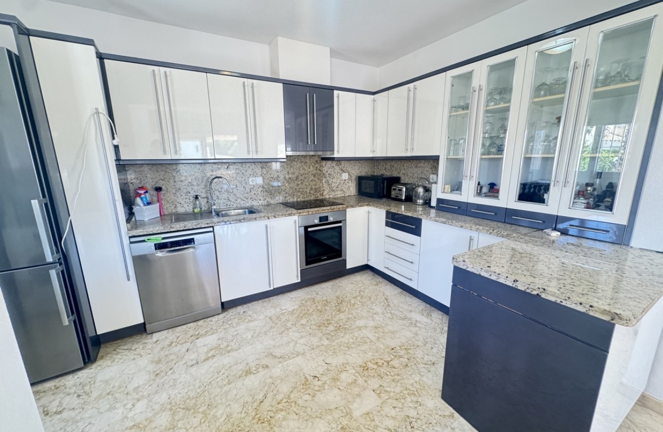 Resale - Villa -
Las Ramblas Golf