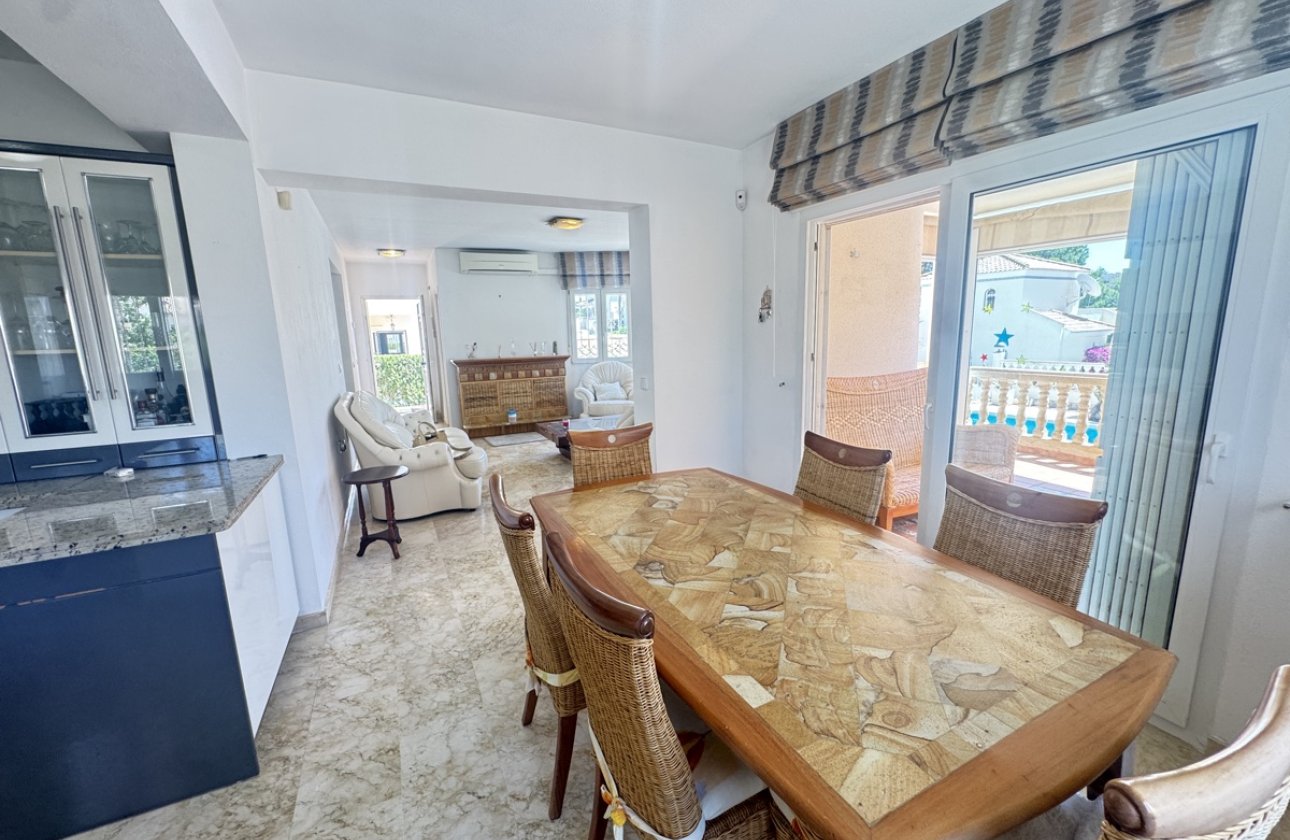 Resale - Villa -
Las Ramblas Golf