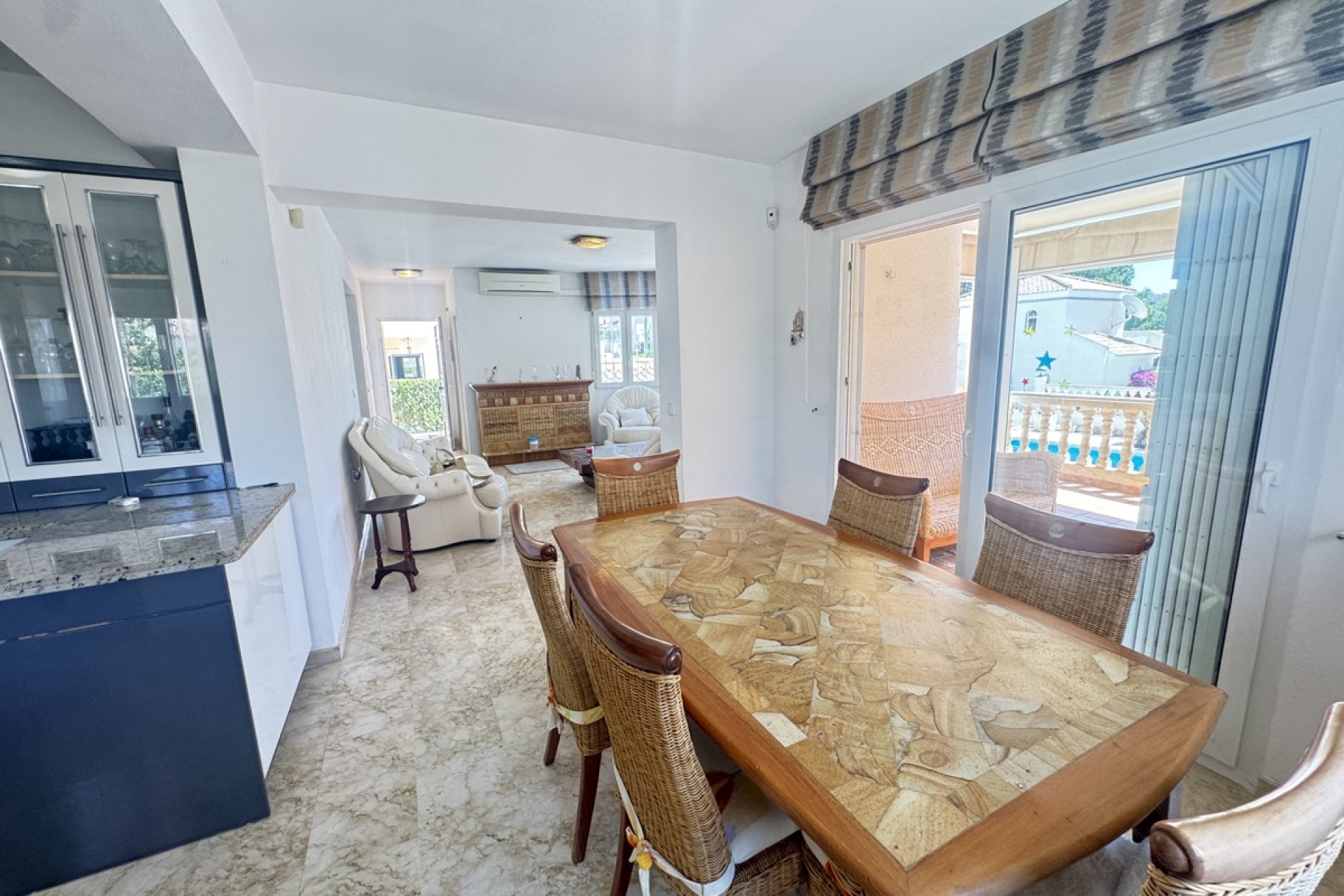 Resale - Villa -
Las Ramblas Golf