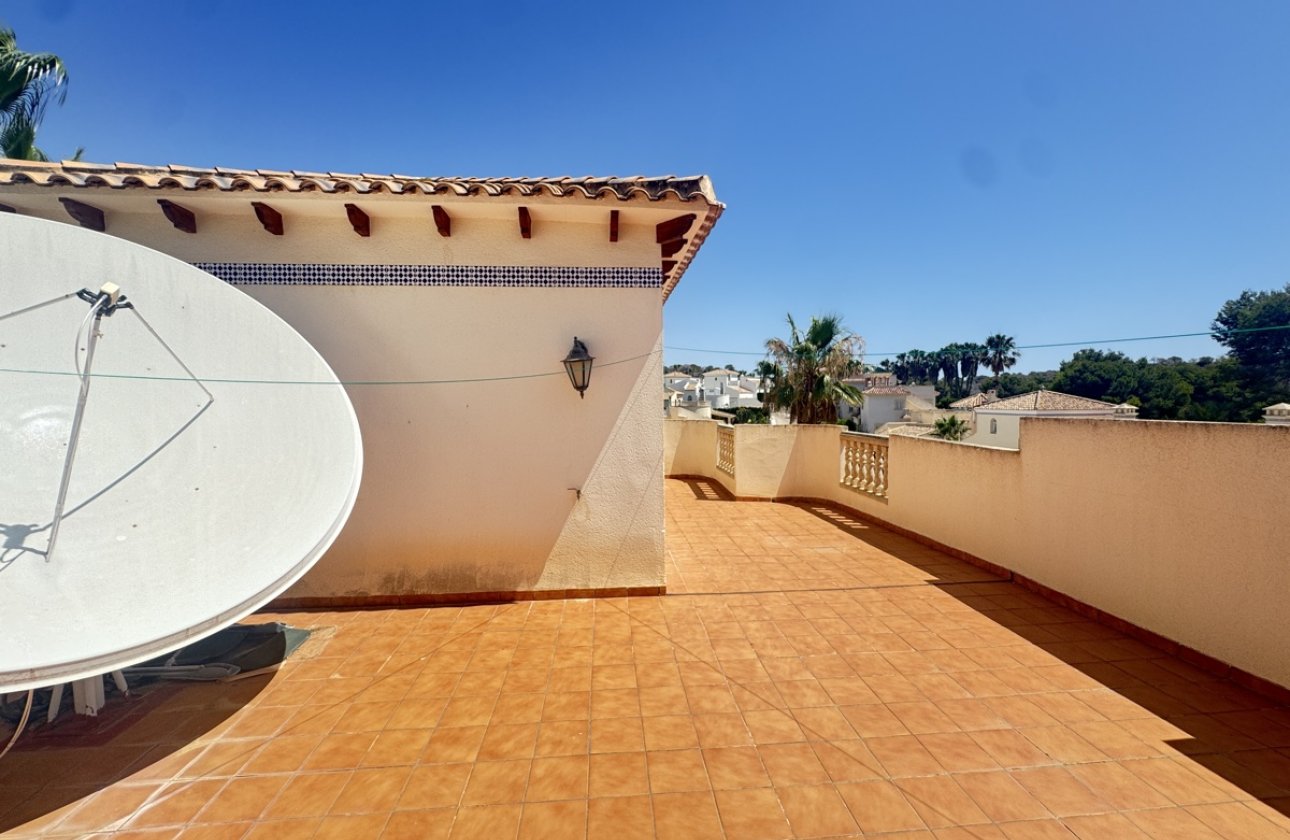 Resale - Villa -
Las Ramblas Golf