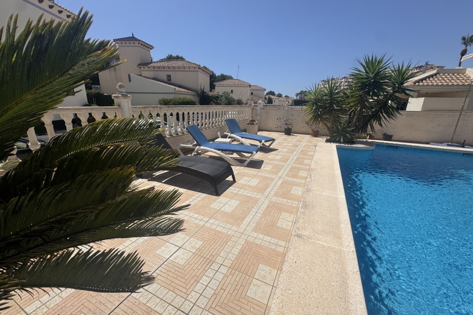 Resale - Villa -
Las Ramblas Golf